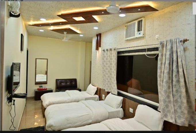 Hotel Raghuveer Inn By Bookingcare Sitapur Muafi Eksteriør bilde