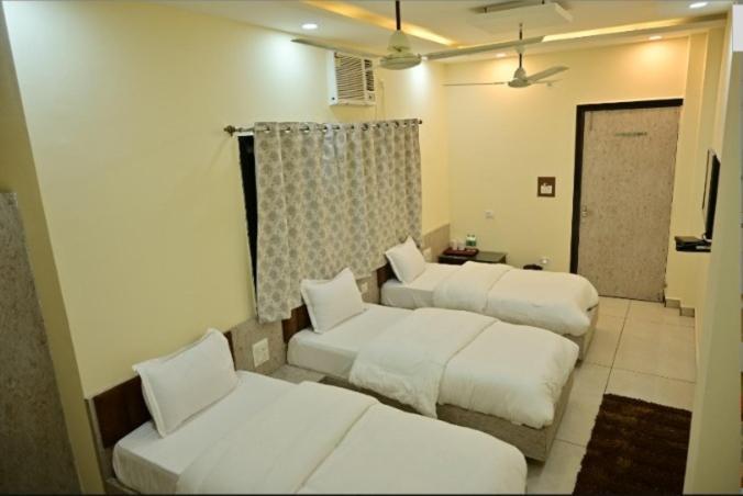 Hotel Raghuveer Inn By Bookingcare Sitapur Muafi Eksteriør bilde