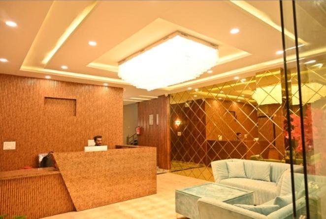 Hotel Raghuveer Inn By Bookingcare Sitapur Muafi Eksteriør bilde